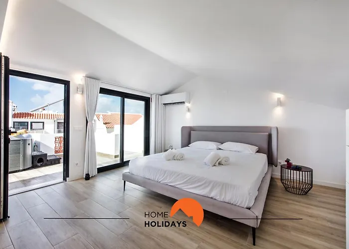 #211 Cerro Lagoa By Holidays